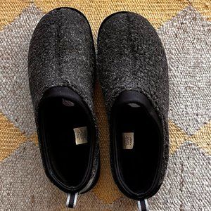 QWaruba Berber Moc Slippers -- Unisex